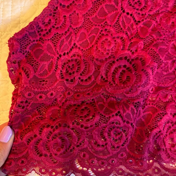 NWT FREE PEOPLE raspberry chase me lace Brami bralette crop top size small - Picture 11 of 11